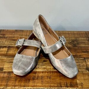 Dolce Vita Silver Flats